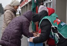 Пикет по сбору подписей для выдвижения кандидатов в Президенты прошел сегодня возле универмага «Веста»