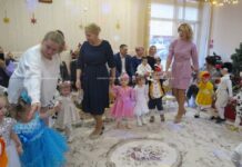 Время чудес и волшебства: накануне Нового года в Борисовском специализированном доме ребенка встречали гостей