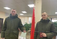 Братья военнослужащие Вадим и Артем Коханские воспользовались возможностью проголосовать досрочно