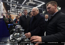 Александр Лукашенко: “В Беларуси могут сделать все что угодно, даже космическую ракету”