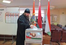 Епископ Амвросий досрочно проголосовал на выборах Президента