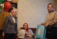 Финальный аккорд: поздравлениями от сенатора в Борисове завершились акции «Наши дети» и «От всей души»