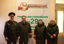 В период голосования на выборах Президента Республики Беларусь помощь в охране общественного порядка оказывают члены добровольных дружин