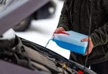 В Беларуси два вида стеклоомывающей жидкости запрещены к продаже