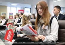 В словах и красках о единстве. В Солигорске наградили участников конкурсов рисунков и сочинений