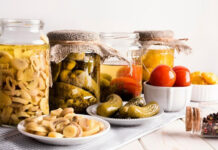 Можно ли заразиться ботулизмом от консервированных продуктов? Беседа с экспертом