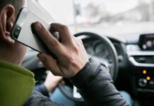 В Борисовской ГАИ рассказали, сколько стоит поговорить по телефону за рулем