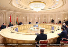 Александр Лукашенко предложил развивать взаимодействие со Свердловской областью в отрасли авиастроение