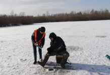 Сезонная опасность – тонкий лед. Рыбакам напомнили правила безопасности