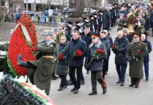 «Они выходили из Афганистана с высоко поднятой головой». В Минске почтили память погибших в афганской войне