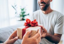 Подборка идей: что подарить на 23 февраля