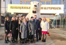 Показываем, как сотрудники Борисовского РУВД поздравили женщин с 8 Марта