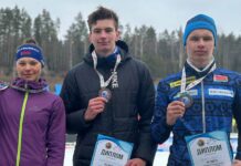 Александр СТОРОЖЕНКО (на фото по центру)