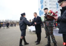 Турчин и Кубраков открыли новостройку в Сенице — здесь будут жить сотрудники органов внутренних дел области