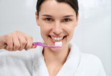 Чистка зубов