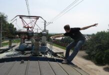 Несовершеннолетний «зацепер» пострадал от удара током