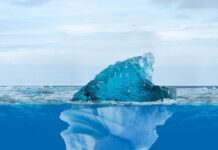 Впервые белорусский флаг побывал на полюсе холода Земли в Антарктиде