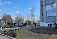 Школьники приняли активное участие в работе по благоустройству пришкольной территории