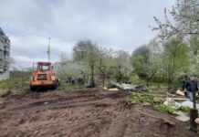 В районе дома №24 по ул. Днепровской начался снос стихийных огородов