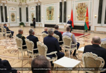 Александр Лукашенко вручил государственные награды заслуженным представителям различных сфер