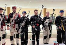 Алина МАЗОВКА и Артем РАЗУМКОВ (на фото третья и четвертый слева)