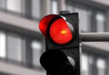 В Борисове пешеход переходила дорогу на красный и попала под машину