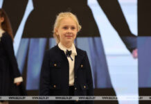 «Пиджак, жилет, брюки». Минобразования законодательно закрепило требования к деловому стилю одежды