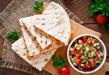 Простой и вкусный рецепт кесадильи с курицей