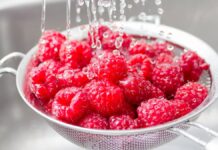 А вы знаете, как правильно мыть малину