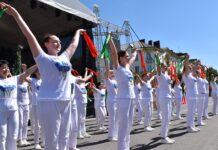 Праздничное шествие в честь Дня Независимости Республики Беларусь в Борисове. Фоторепортаж