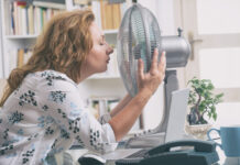 Какая температура должна быть на рабочем месте в жаркие дни