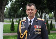 В Борисове торжественно проводили сотрудника на пенсию