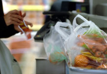 «Очень хотелось выпить»: в Борисове ранее судимый отобрал у пенсионера пакет с продуктами питания