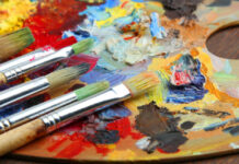 краски и кисти