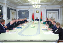 Президент Беларуси собрал совещание об эффективности системы торгового обслуживания населения в масштабах Беларуси