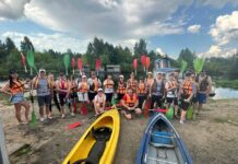 По течению веры и любви: байдарочники Борисова вышли в путь с благословением владыки Амвросия