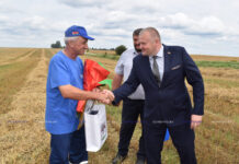 На Борисовщине – первая тысяча на уборке зерна. Кто стал передовиком жатвы?