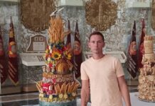 Борисовский кондитер испек каравай-символ урожая Минщины весом 50 кг