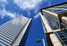 В Витебске женщина выпала с девятого этажа и выжила