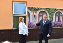 Новый специализированный микроавтобус с подъемником улучшит условия для проживающих в пансионате «Юзефово»