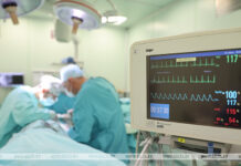 Впервые в Беларуси. Уникальную эндоваскулярную операцию пациенту с инфарктом провели в Гродно 