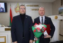 В Борисове торжественно проводили сотрудника на заслуженный отдых