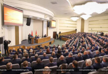 Александр Лукашенко провел совещание о мерах по обеспечению устойчивого развития Витебской области и ситуации с падежом крупного рогатого скота