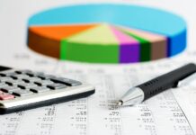 С 1 ноября повышаются бюджет прожиточного минимума, размеры для семей с детьми и «возрастные» доплаты к пенсиям