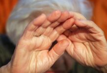 Насилие над пожилыми людьми. Что делать и куда обращаться