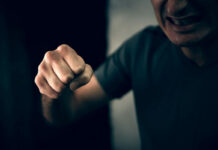 В Борисовском районе возбуждено уголовное дело в отношении мужчины за угрозу убийством супруге