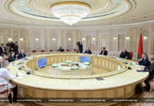 Президент Беларуси Александр Лукашенко встретился с губернатором Ростовской области России Юрием Слюсарем