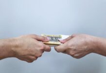 Прокуратура Советского района Минска инициировала привлечение юридического лица к административной ответственности за дачу взятки в его интересах