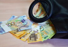 Борисовчанин выбросил в мусор 33 тысячи чужих рублей