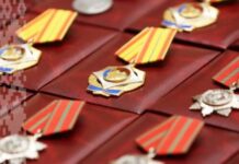 Ордена, медали и почетные звания присвоены 35 работникам различных сфер деятельности